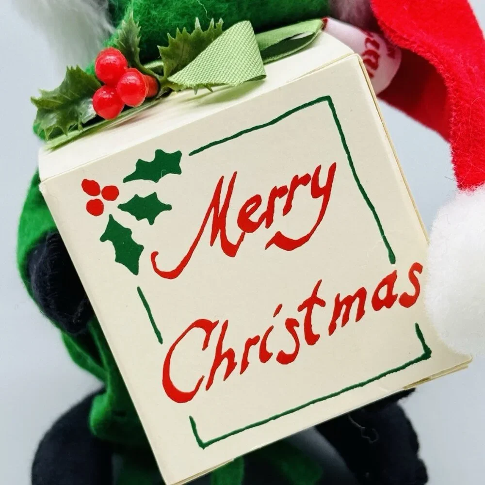 Annalee Santa Skunk Merry Christmas Present 1992 Made in‎ USA 7 inch